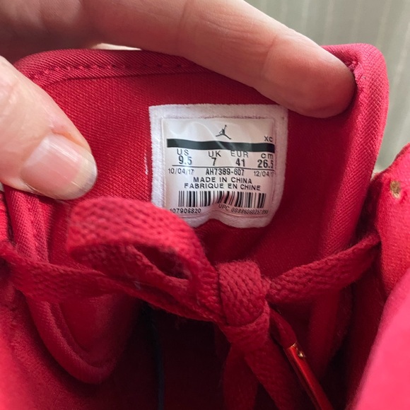 9.5 Womens Air Jordan 1 Retro High Premium ‘Dipped Toe – Red’ Sample NWOT - Picture 7 of 7